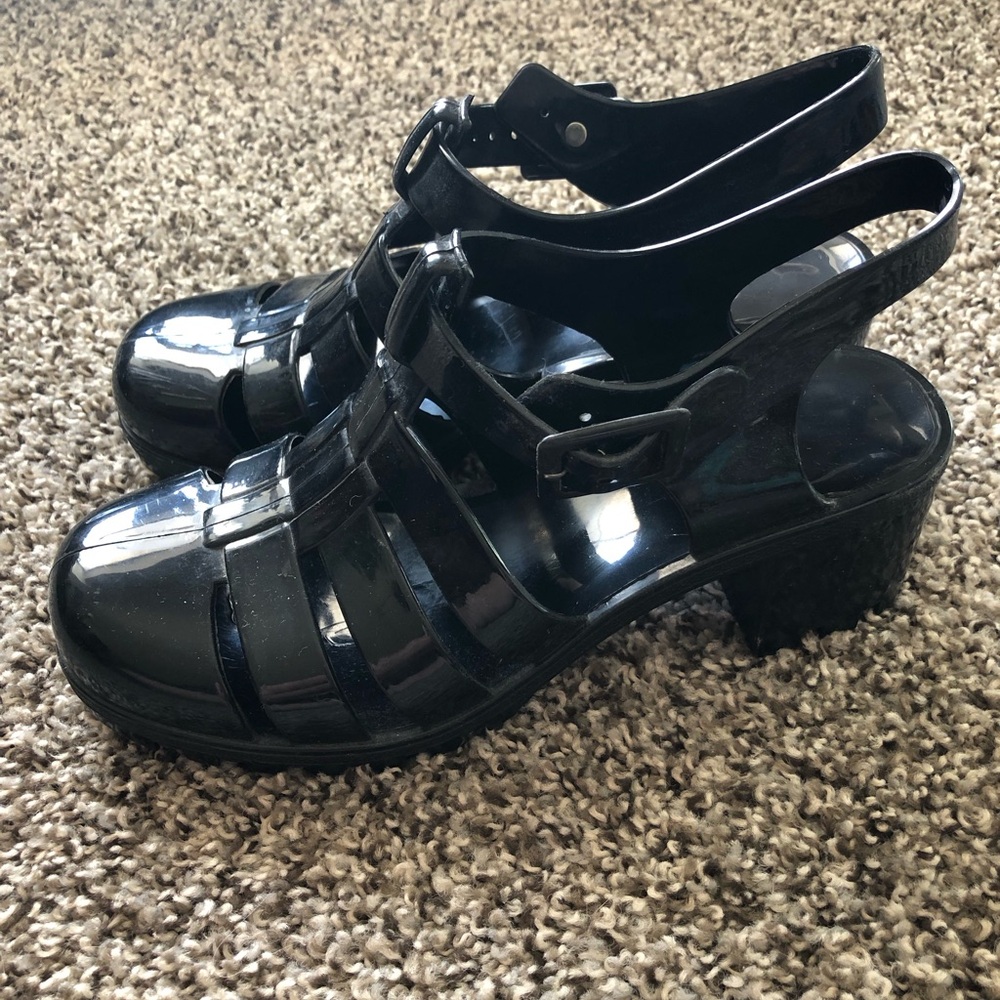 Jelly shoes with small heel